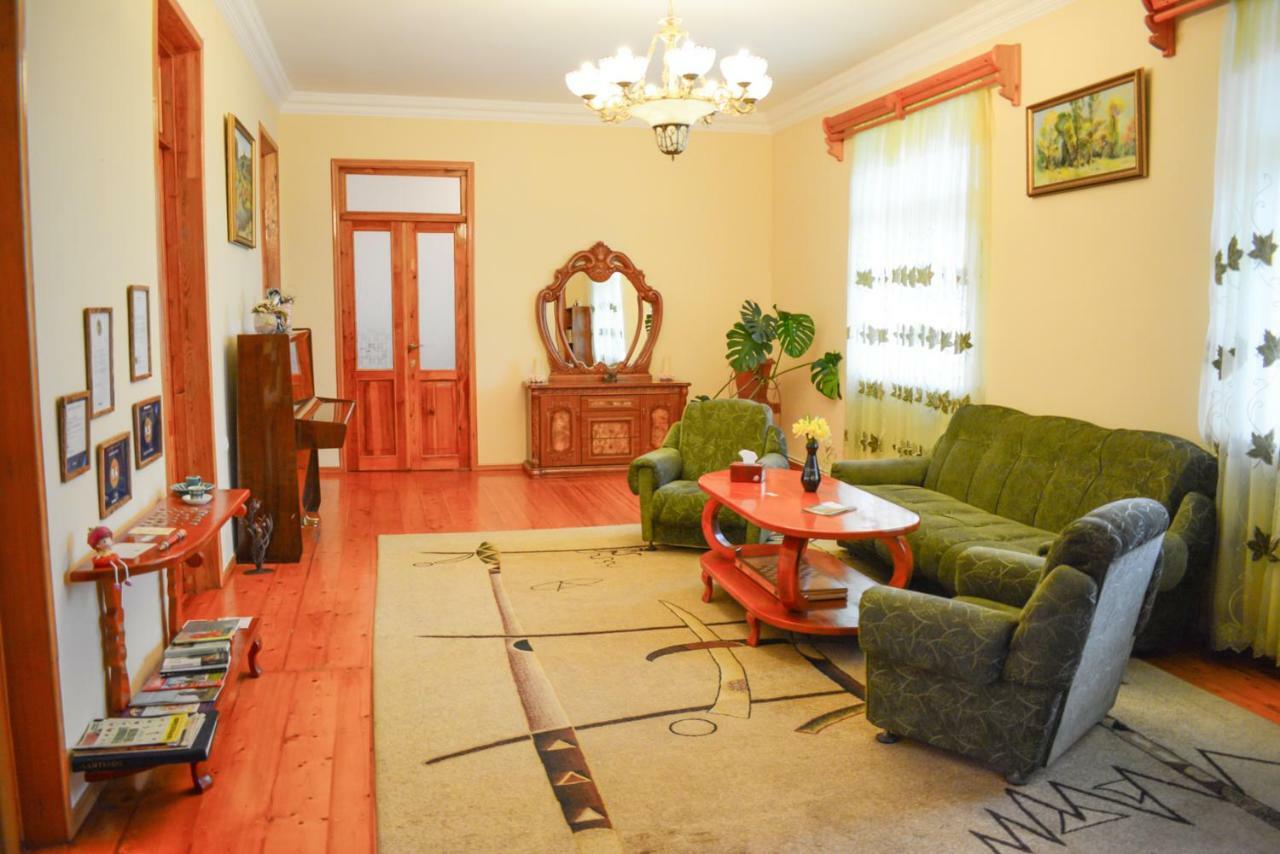 Guest House Nataly Yeghegnadzor Exteriör bild