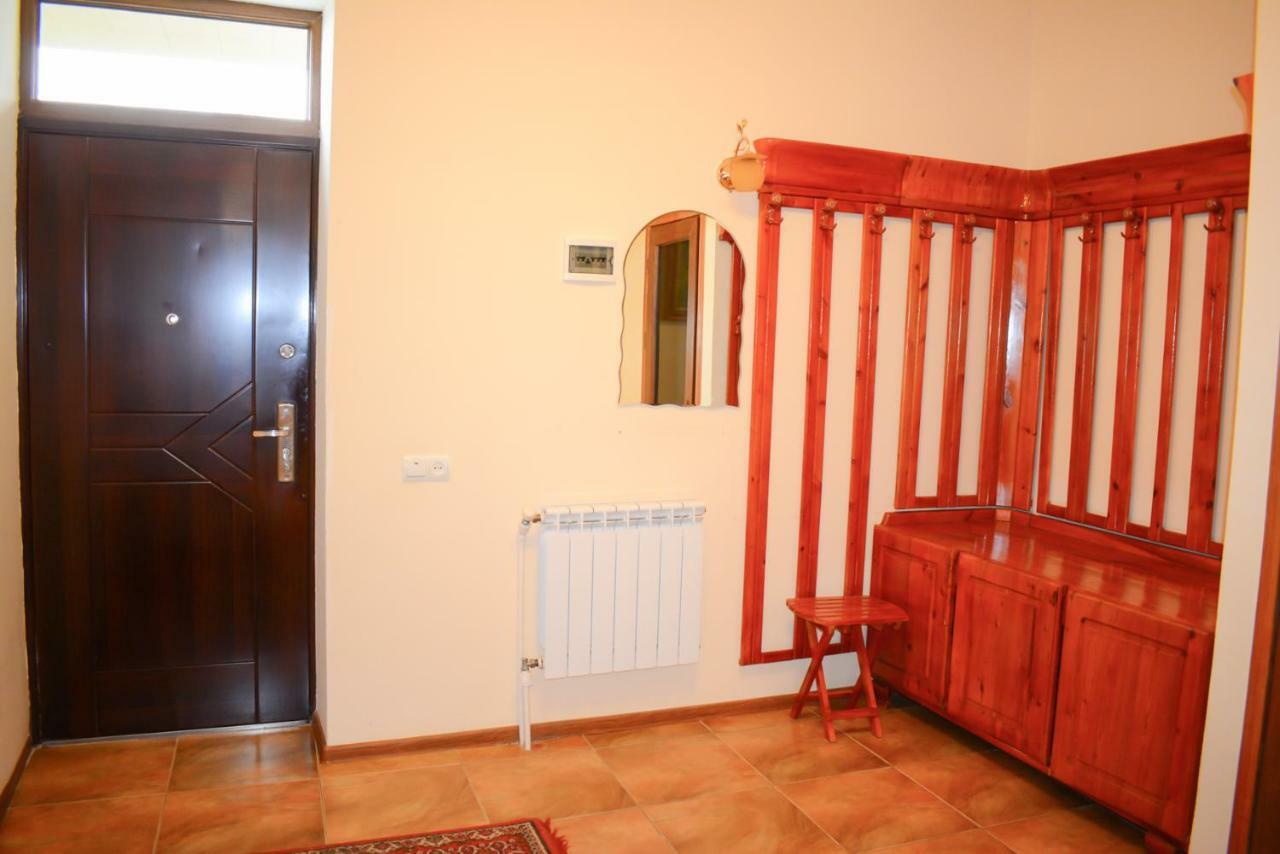 Guest House Nataly Yeghegnadzor Exteriör bild